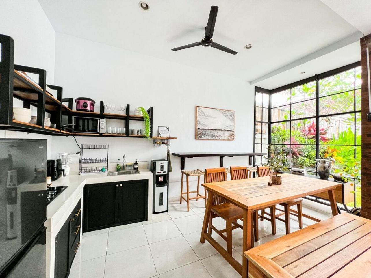 Island Boy Guesthouse T Prime Location In Canggu Exterior foto